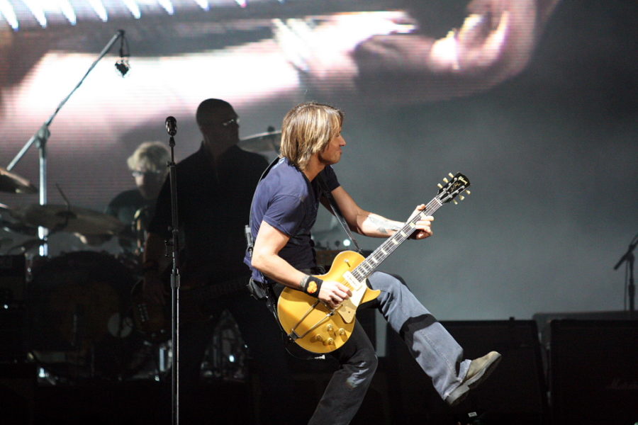 Keith Urban trying to do the duckwalk.