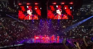 Harry Styles performs She in front of 19,000 people at Enterprise Center.