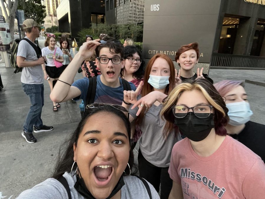 Publications students walk through the streets of Los Angeles.