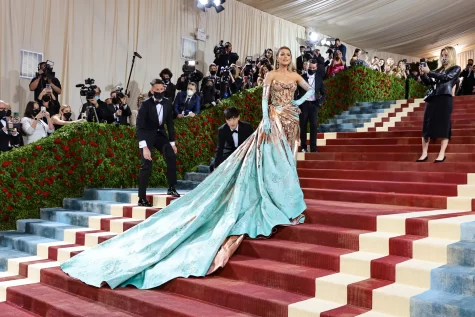 Blake Lively pays tribute to the Statue of Liberty. 