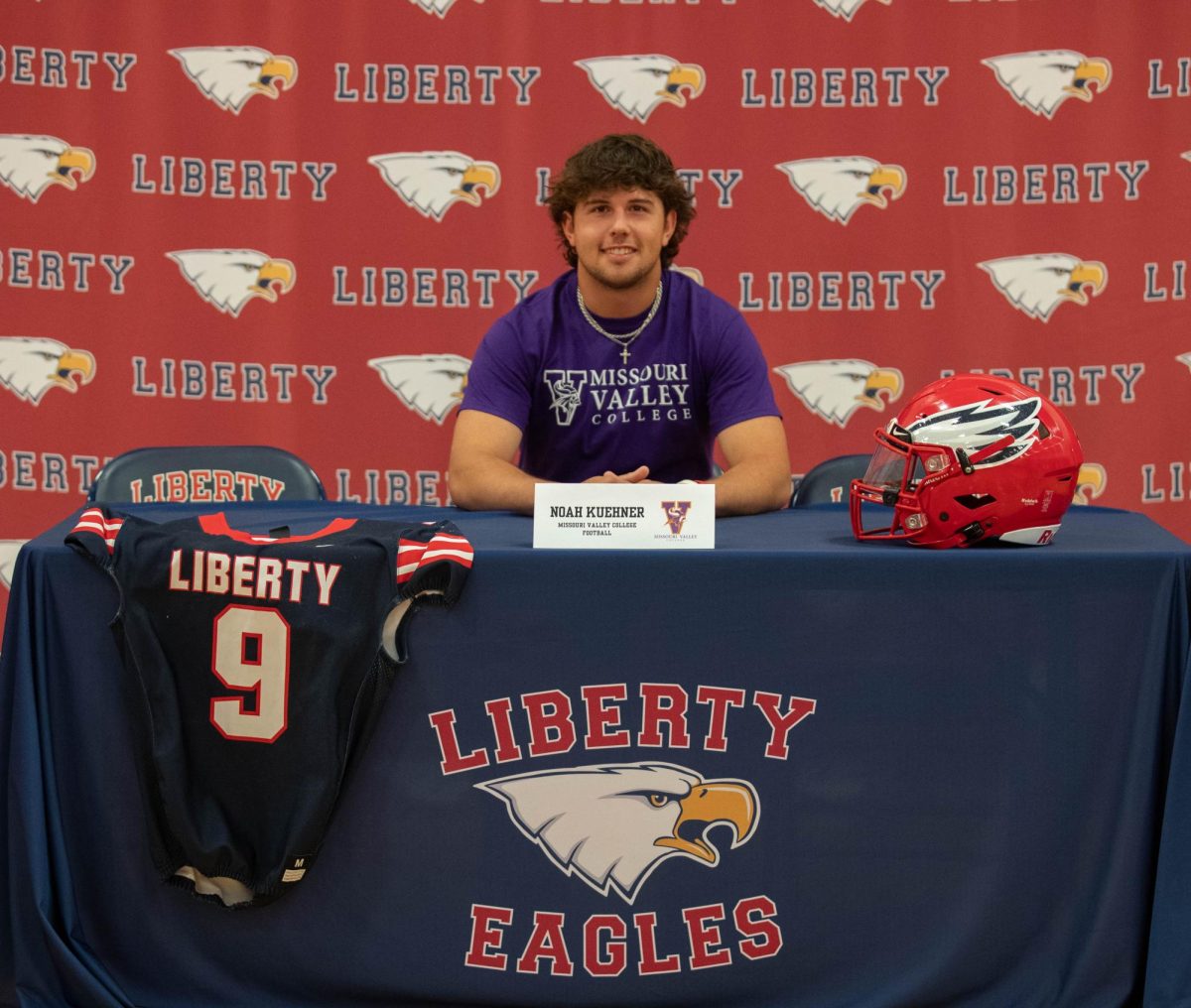 Noah Kuehner signed to Missouri Valley College for football.
