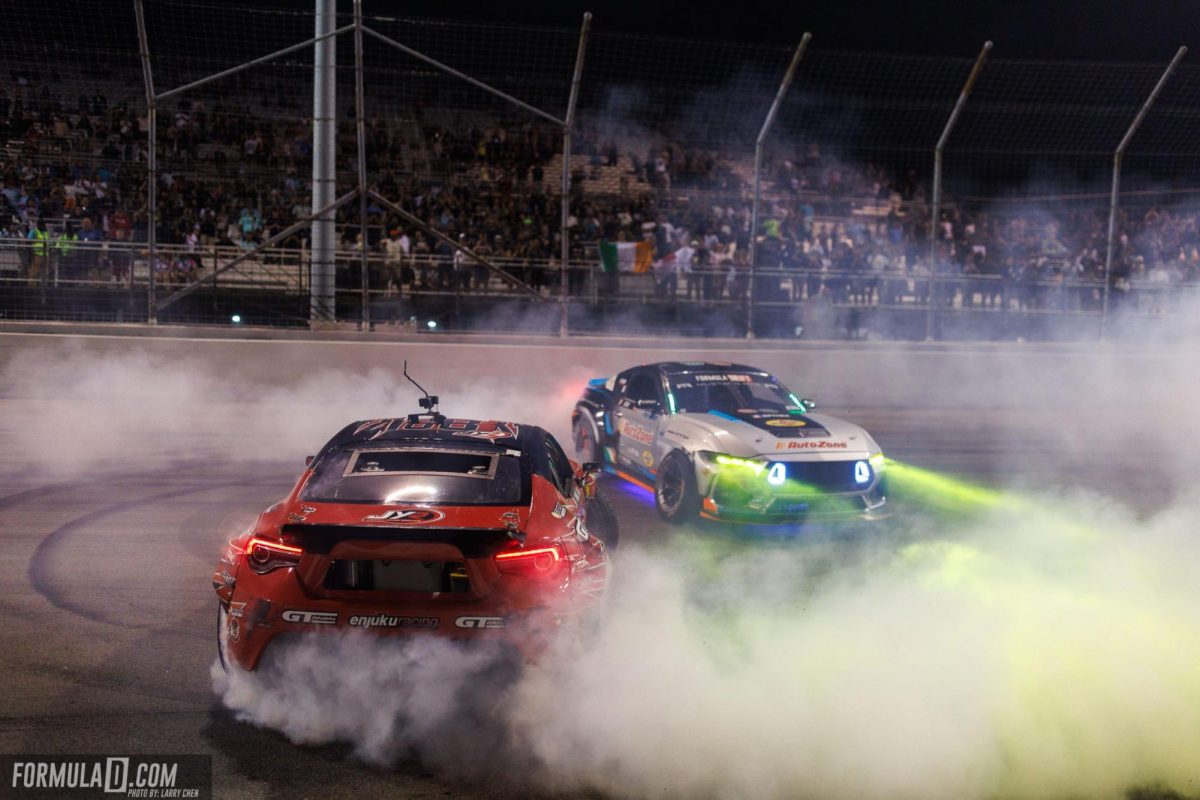 Hiroya Minowa and James Deane doing celebratory donuts after battling in the finals (Provided by Formula Drift).