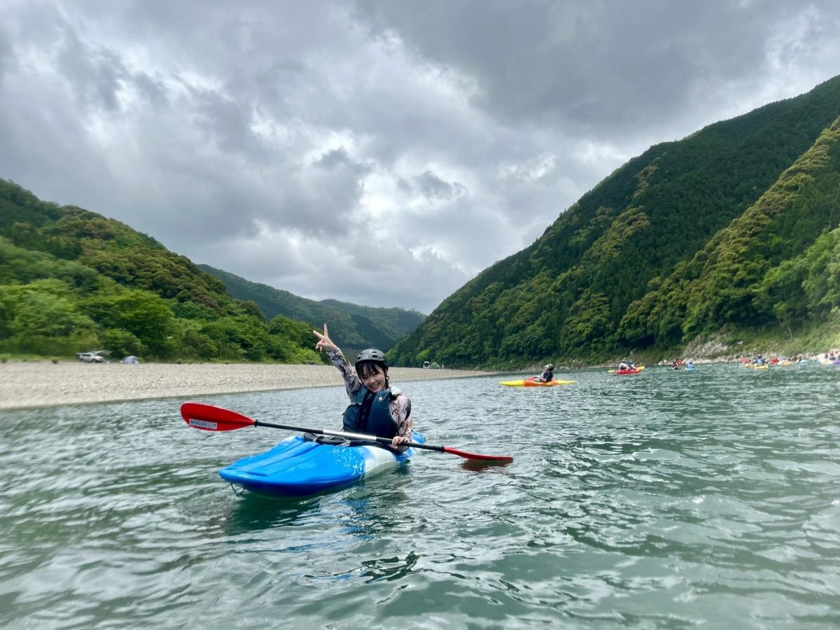 Yuki Mizumura (10), an exchange student from Japan, kayaks in Kagawa, a province in Japan. 