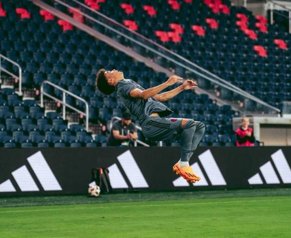 Mykhi Joyner performs a backflip after scoring a goal for St. Louis City 2. 