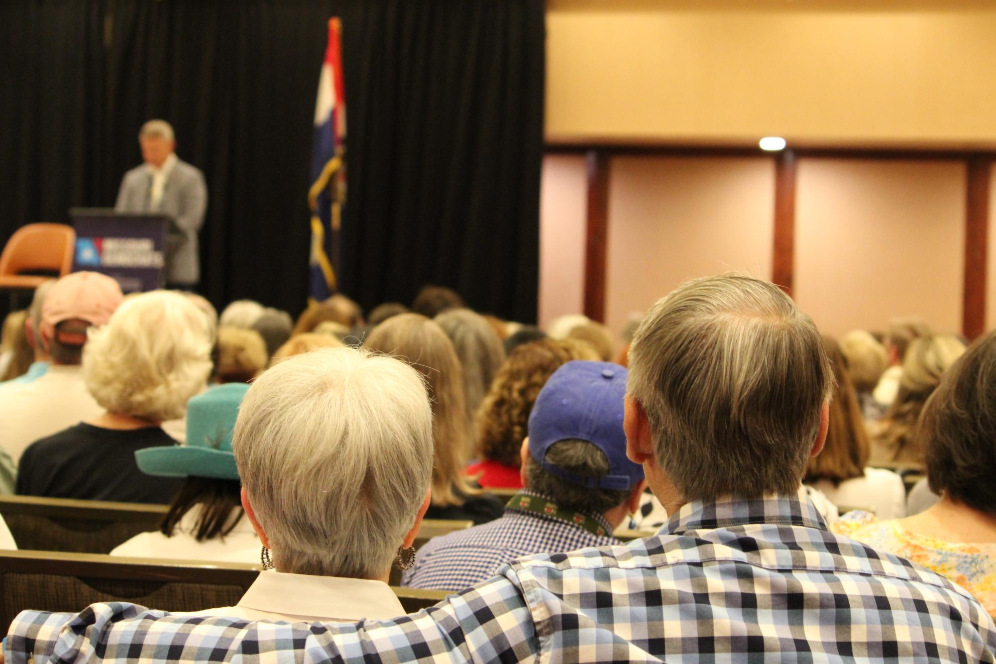 Throughout April, progressives Bernie Sanders (I-VT) and Alexandria Ocasio-Cortez (NY-14) saw tremendous success across the United States with their Fighting Oligarchy Tour. Similarly, Senator Chris Murphy (D-CT) is touring Republican districts, countering Donald Trump and absent Republican lawmakers, and appealing to voters in towns like Chesterfield, Missouri.  