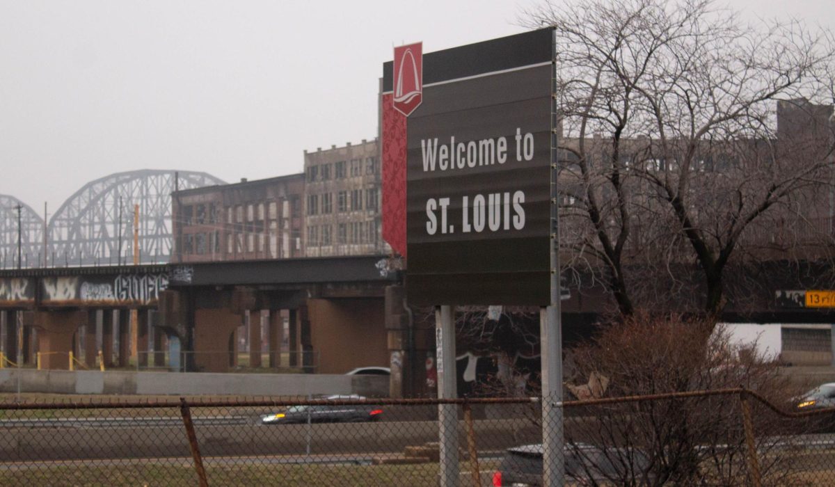 The St. Louis sign sits tall welcoming people to the city we all know and love 